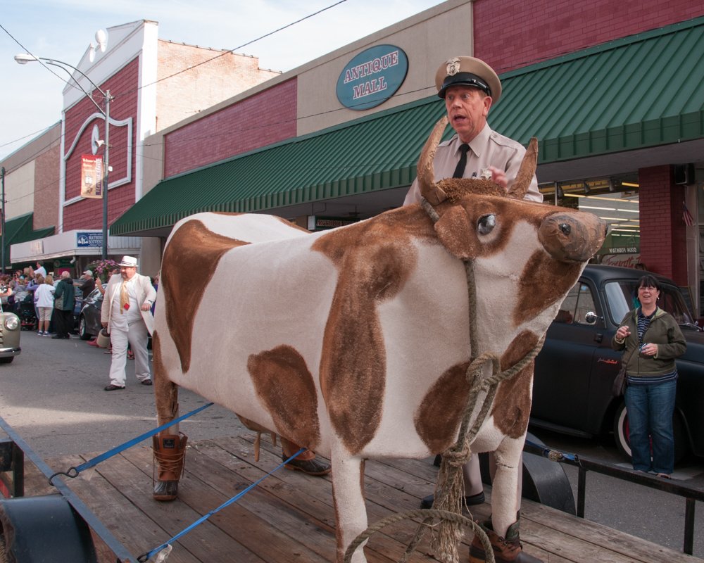 parade14092748.jpg