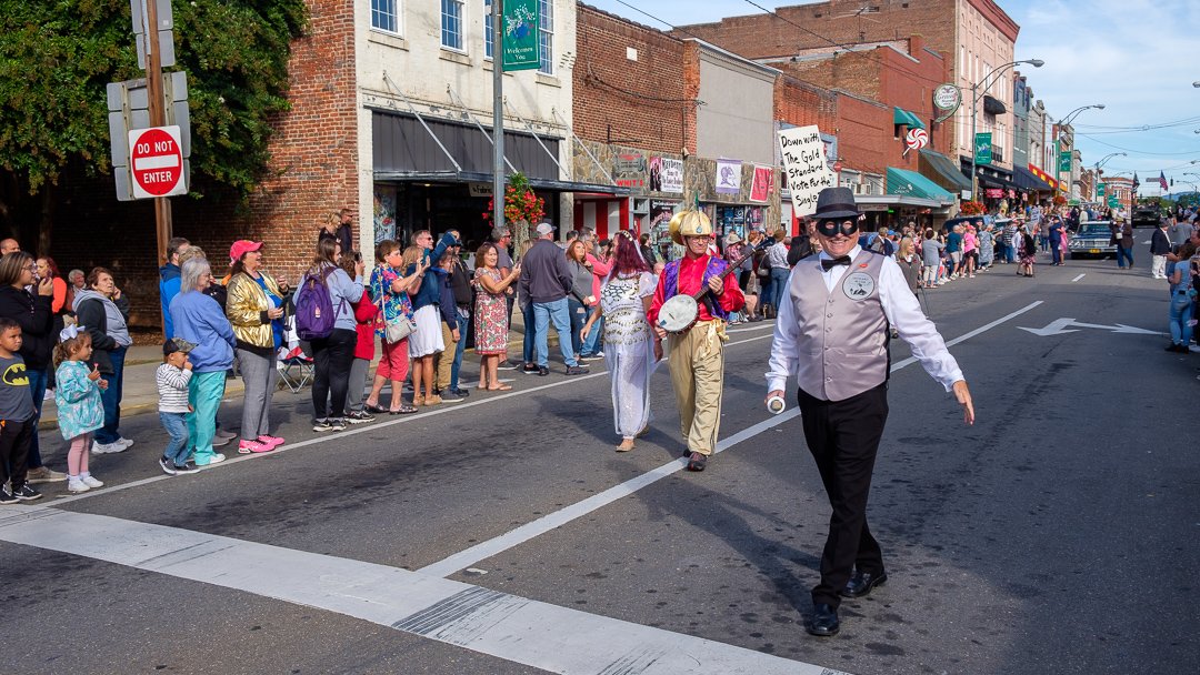 parade210957.jpg