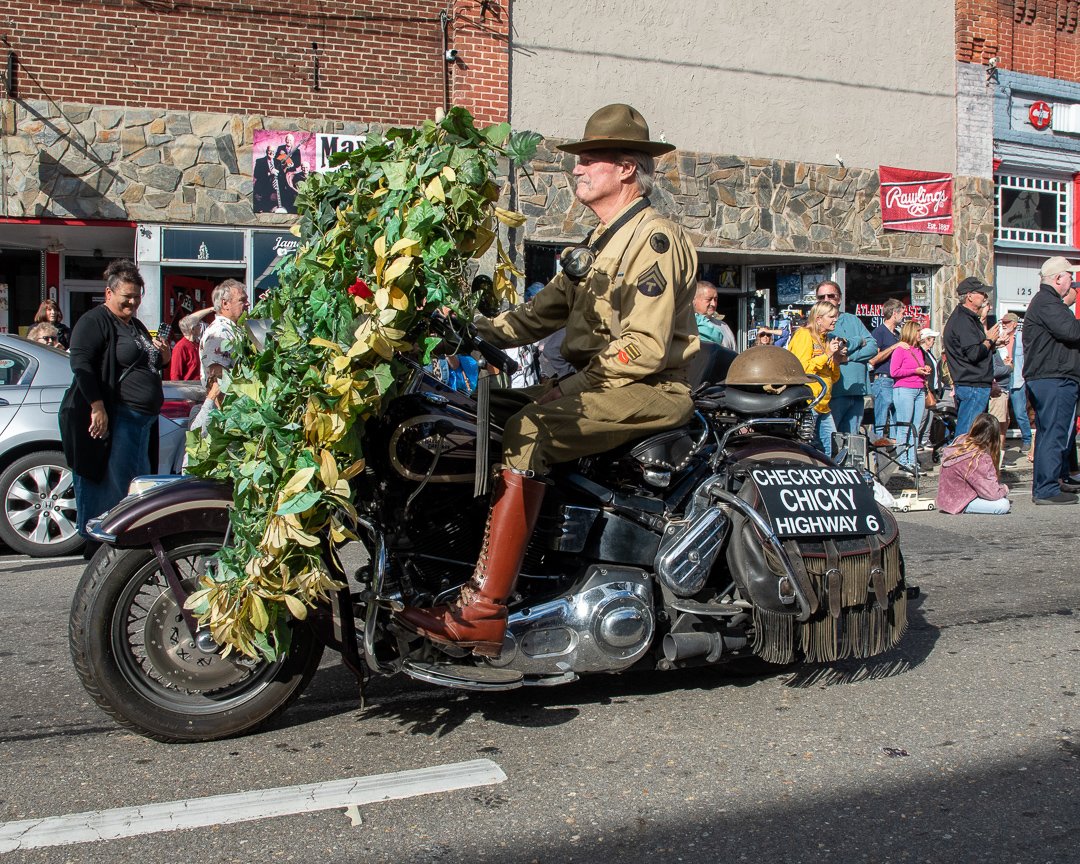 parade_32634.jpg