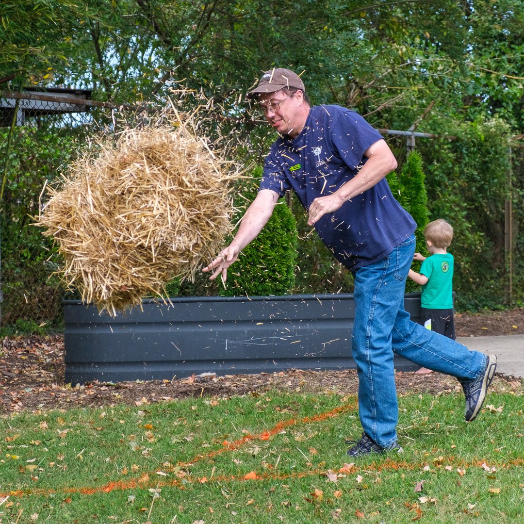 haybaletoss22093296.jpg