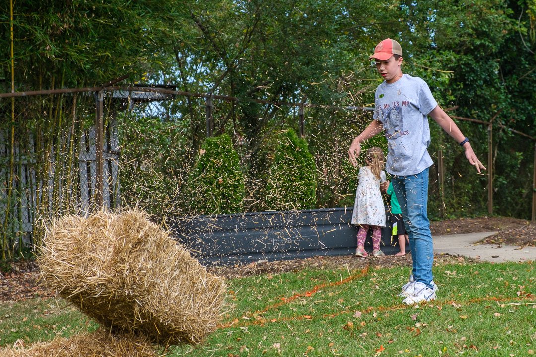 haybaletoss22093307.jpg