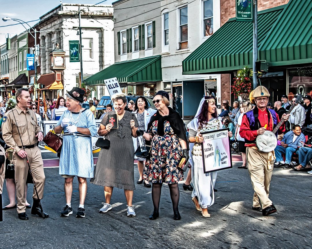 parade22090991.jpg