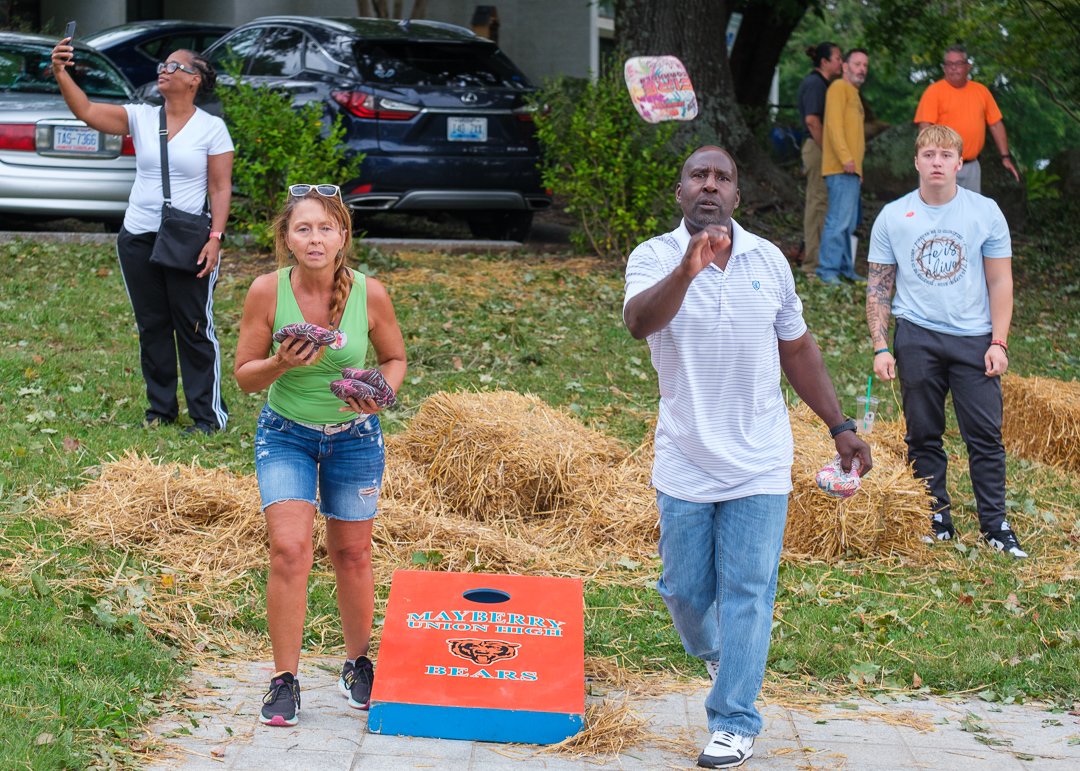 cornhole240914.jpg