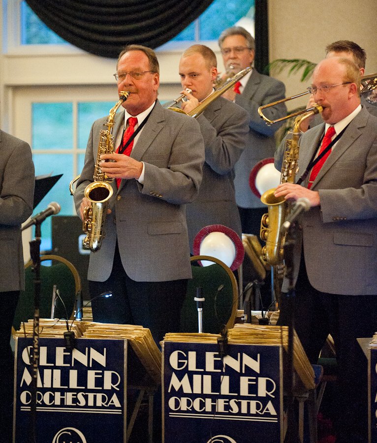 glennmiller111671.jpg