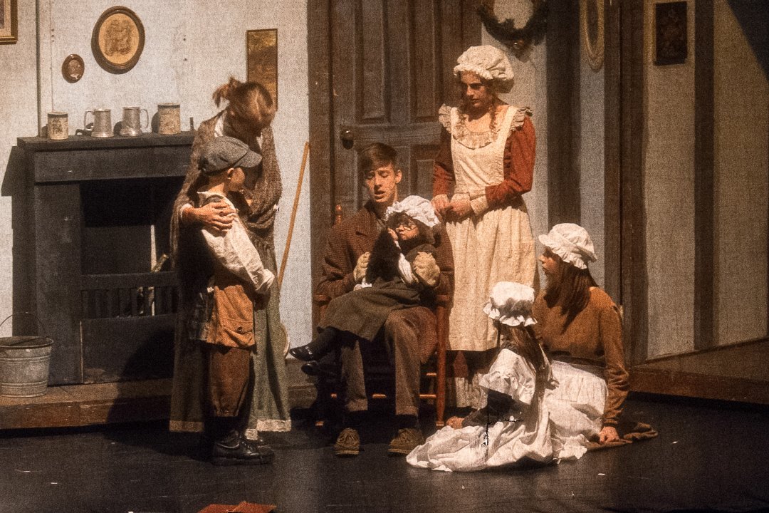 christmascarol13122789.jpg