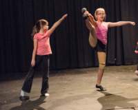 dance13051019_small.jpg