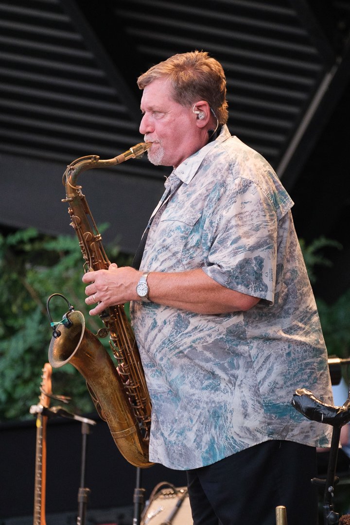 holidayband230911.jpg